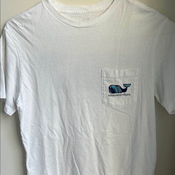 Vineyard Vines Women’s White Tee with Blue Logo - Picture 1 of 4